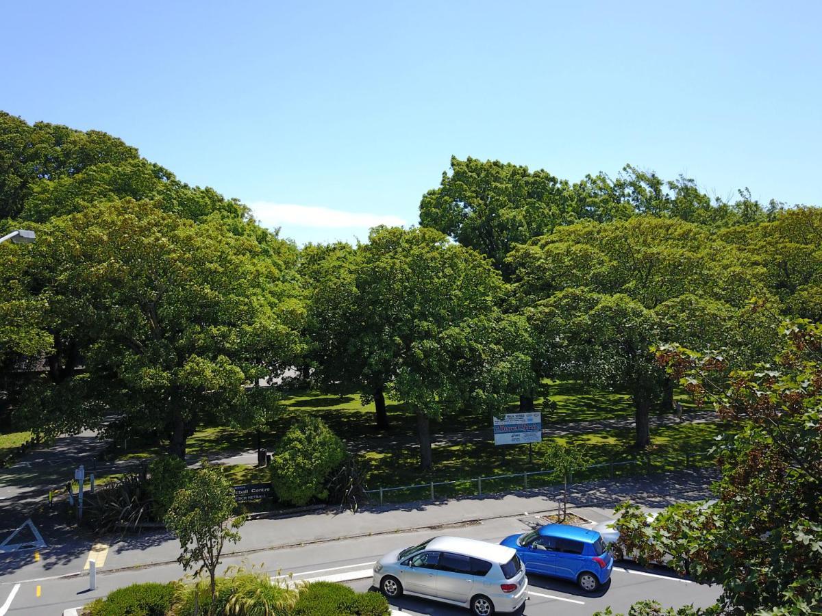 Modern 1 Bedroom Apartment Across From Hagley Park ไครสต์เชิร์ช ภายนอก รูปภาพ