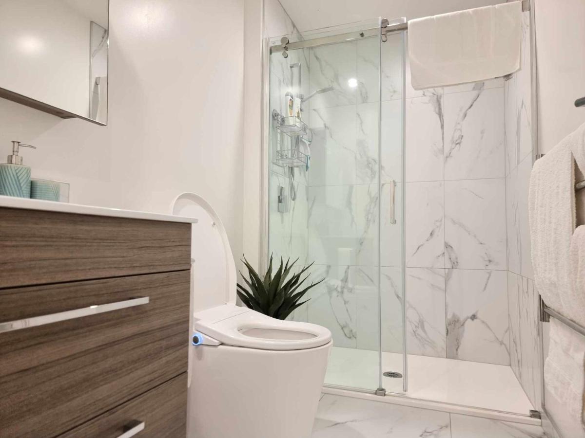 Modern 1 Bedroom Apartment Across From Hagley Park ไครสต์เชิร์ช ภายนอก รูปภาพ
