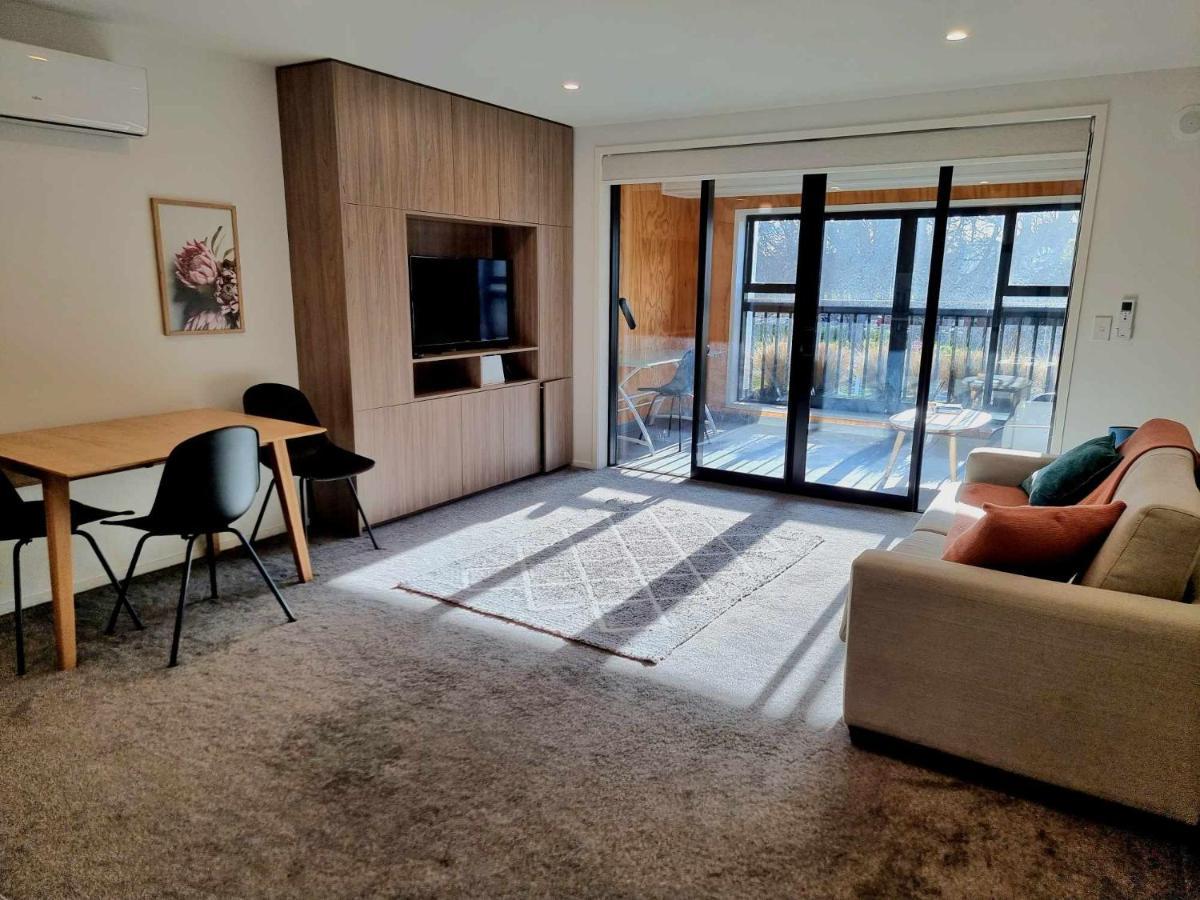 Modern 1 Bedroom Apartment Across From Hagley Park ไครสต์เชิร์ช ภายนอก รูปภาพ