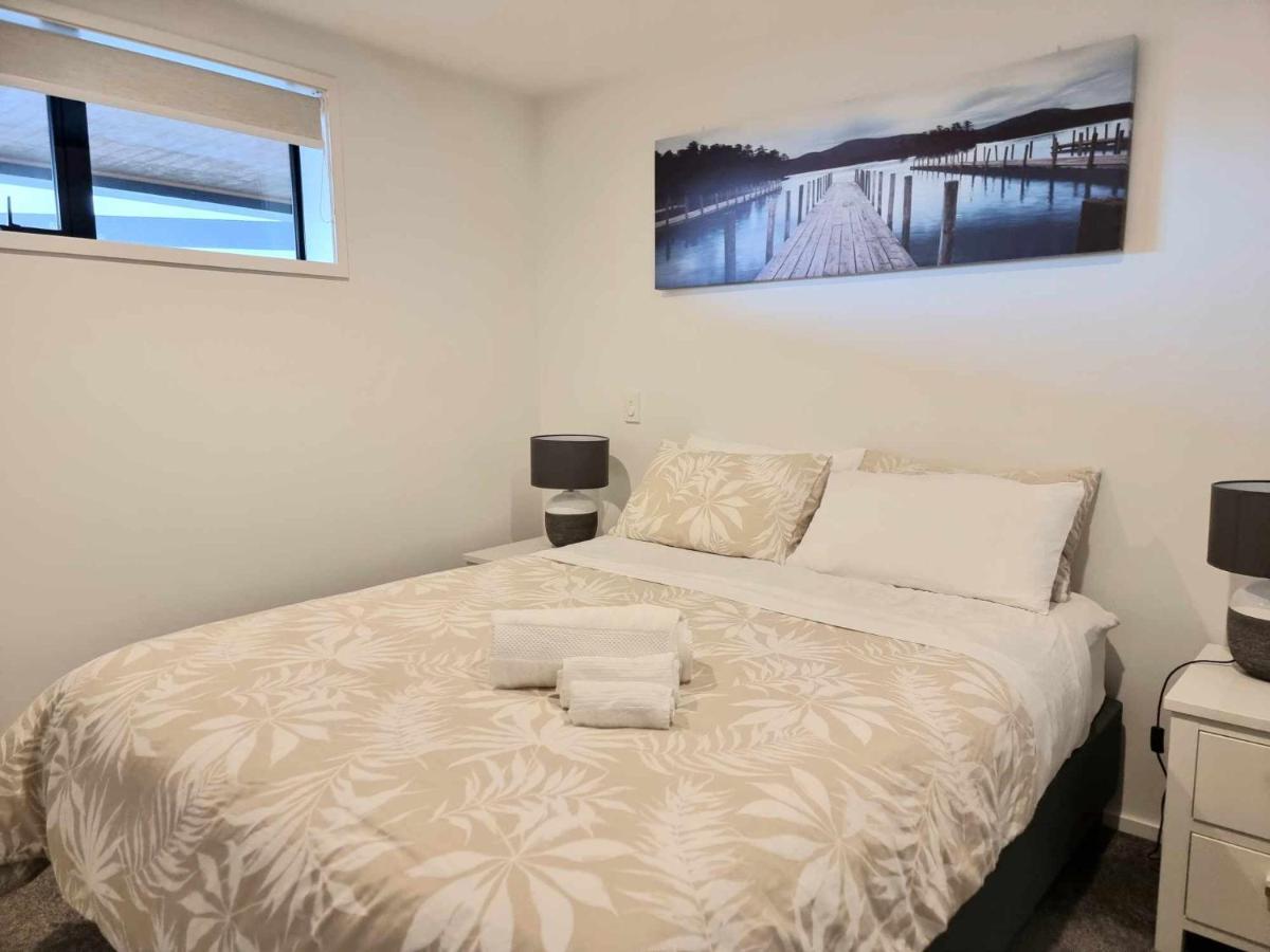 Modern 1 Bedroom Apartment Across From Hagley Park ไครสต์เชิร์ช ภายนอก รูปภาพ