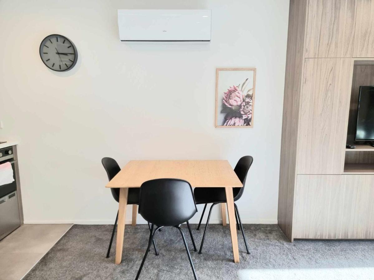 Modern 1 Bedroom Apartment Across From Hagley Park ไครสต์เชิร์ช ภายนอก รูปภาพ