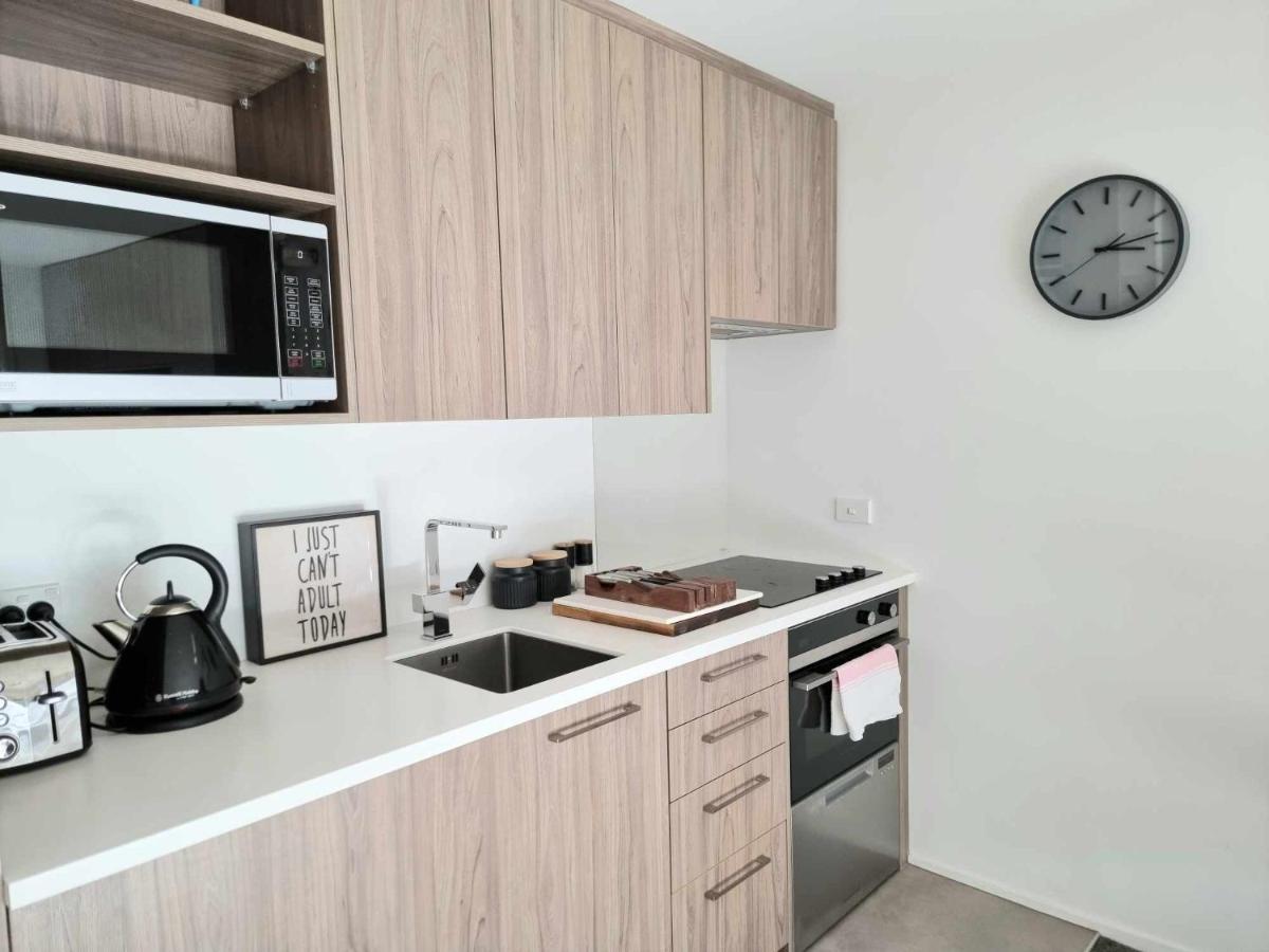 Modern 1 Bedroom Apartment Across From Hagley Park ไครสต์เชิร์ช ภายนอก รูปภาพ